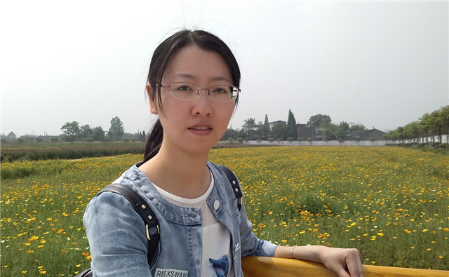 王珊珊单人照