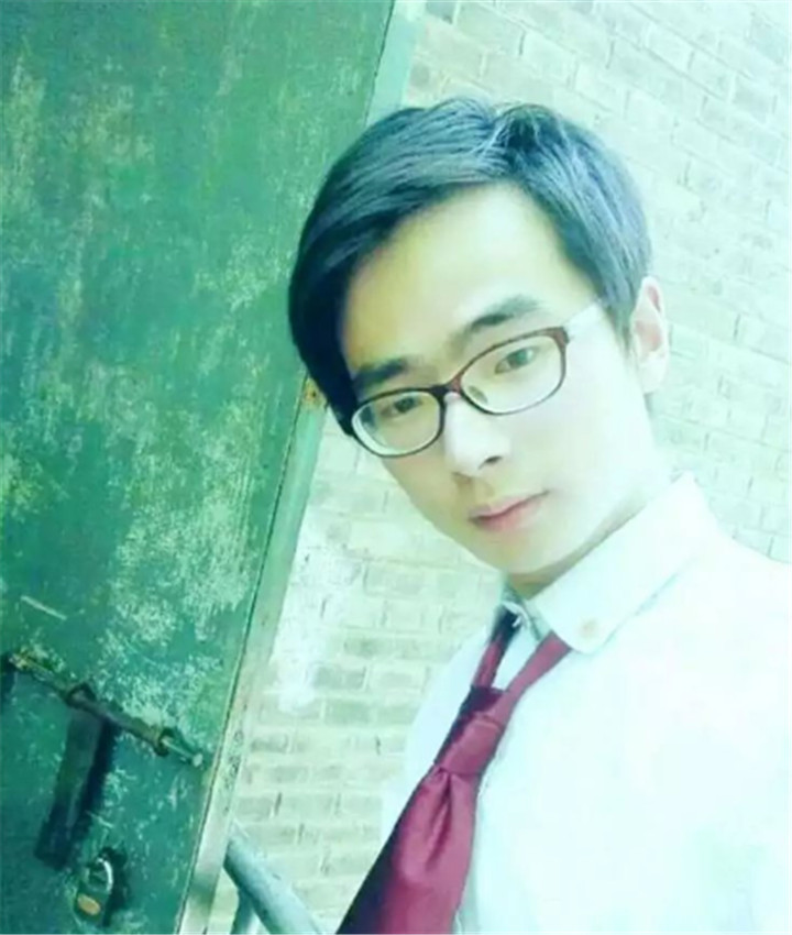 张翔单人照
