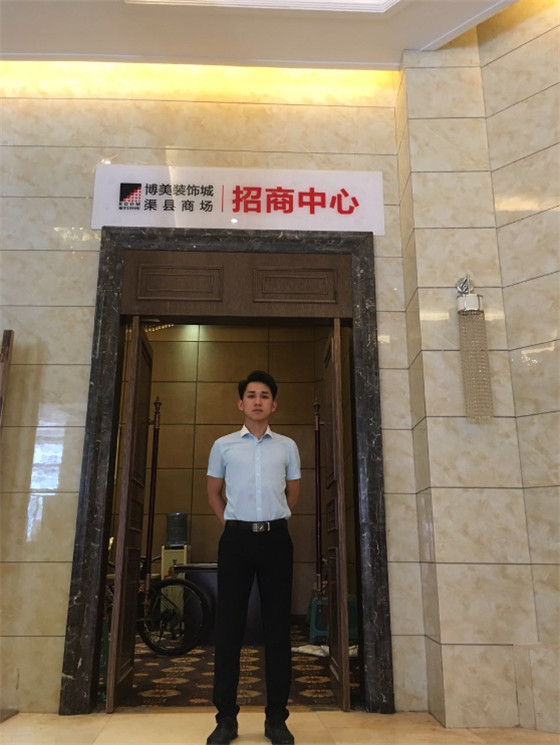 李小龙单人照