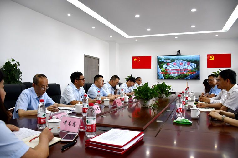 005.jpg